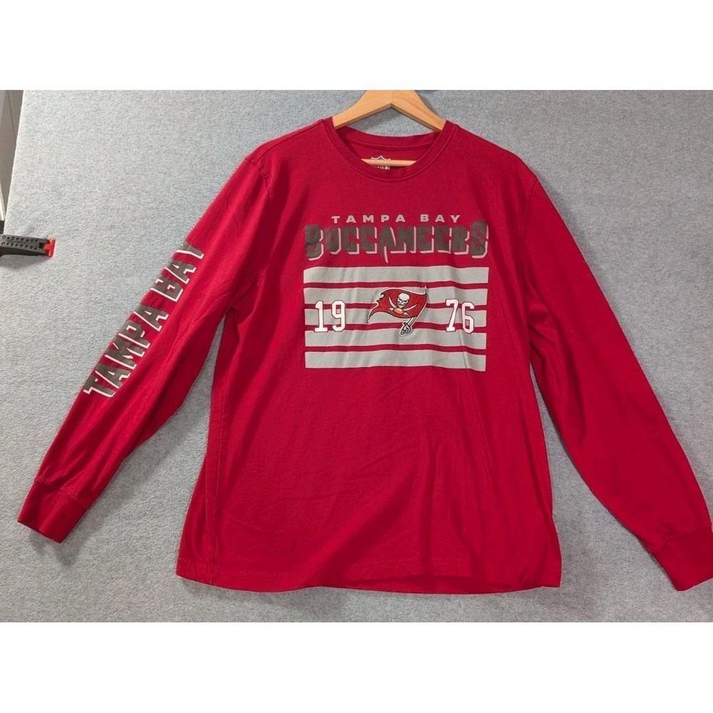 Tampa Bay Buccaneers Long Sleeve Shirt Large Red NFL Football Graphic Tee‎